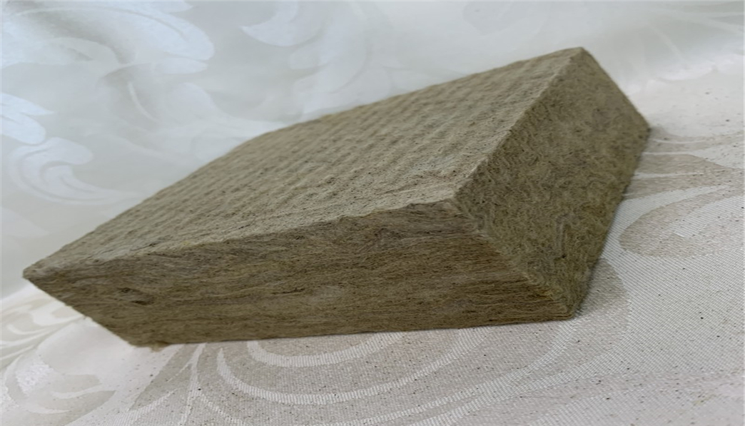 黑色防火巖棉板